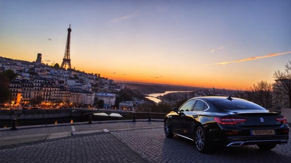 Découvrez les meilleures expériences de pilotage à Paris